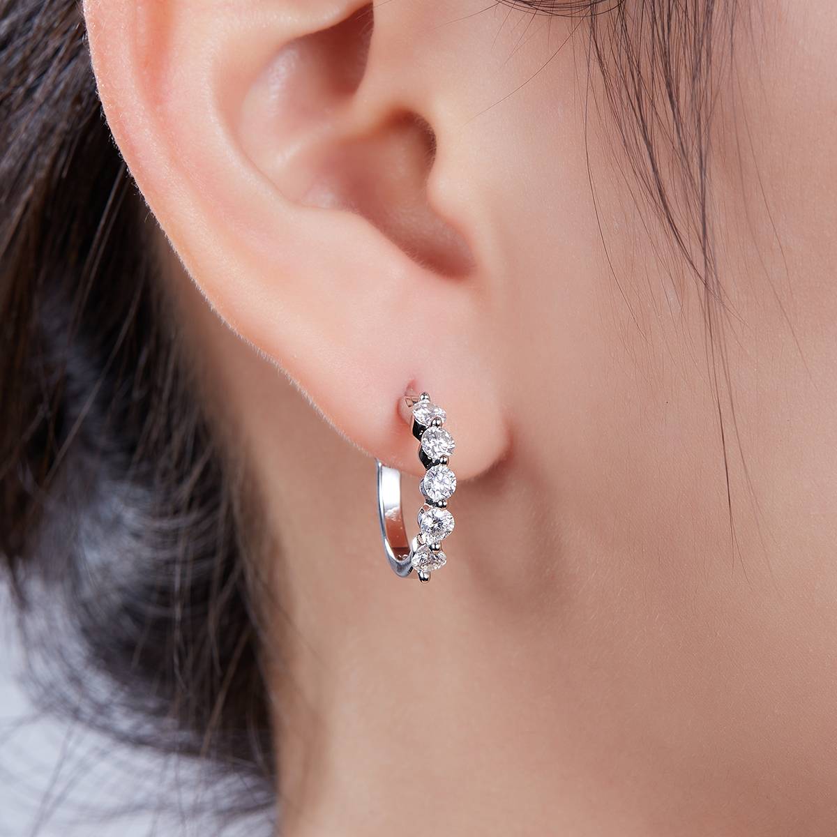 Single Row Half Earrings S925 Silver Moissanite D Grade 1 Carat
